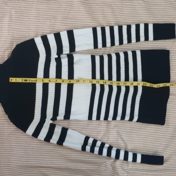 Sweater Small - Picture 8 of 8